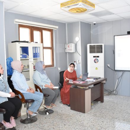 كلية الإدارة والاقتصاد تقيم ورشة عمل بعنوان كيف تعزز المساواة بين الرجل والمرأة من اجل تماسك الأسرة